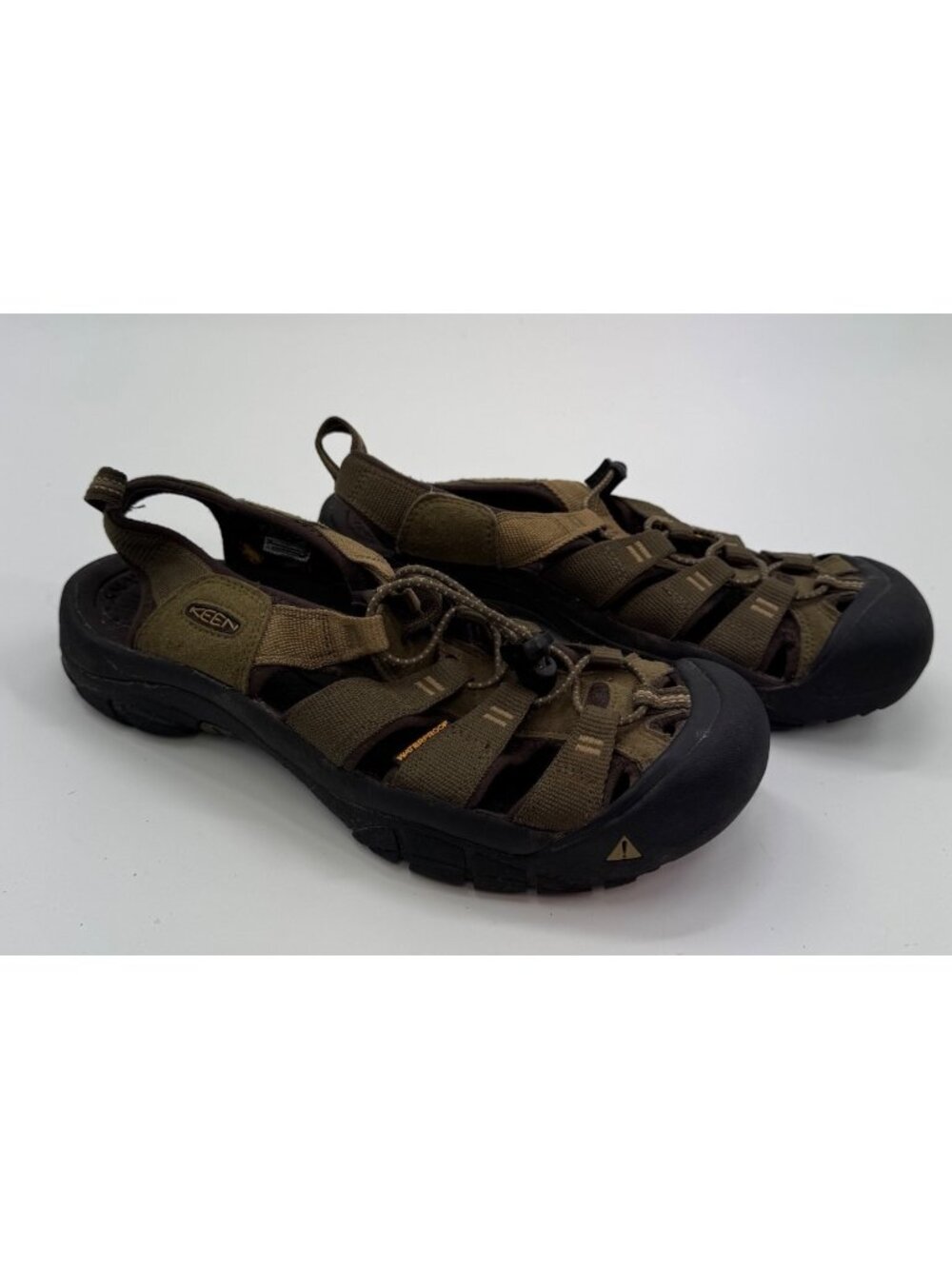 Keen Newport H2 Mens Waterproof Sandals Size 8.5 US Brown/Black Bungee Clog Outd